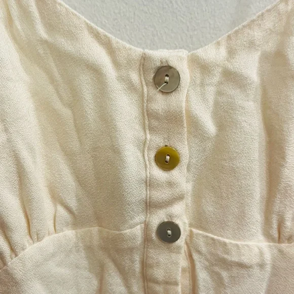 Ivory buttoned high-slit maxi dress - Picture 5 of 8